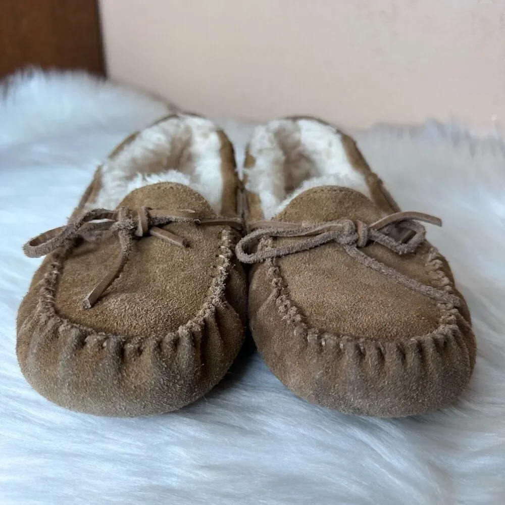 UGG Kids Dakota Slippers Size 2